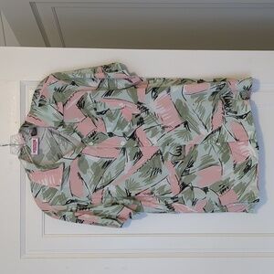 Stranger Things Official Jim Hopper Hawaiian Button Down Small Rayon Short Sleev